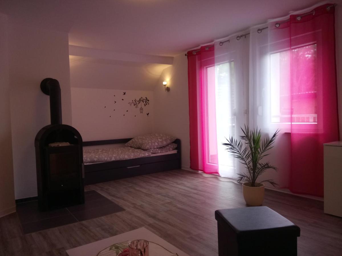 Haus Waldidyll Apartment Lauta Exterior photo